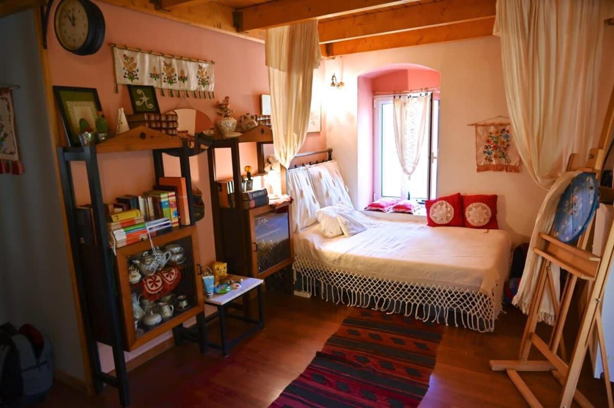 Kalavrita Winter Retreat - Homely Spacious Chalet Áno Vlasía エクステリア 写真